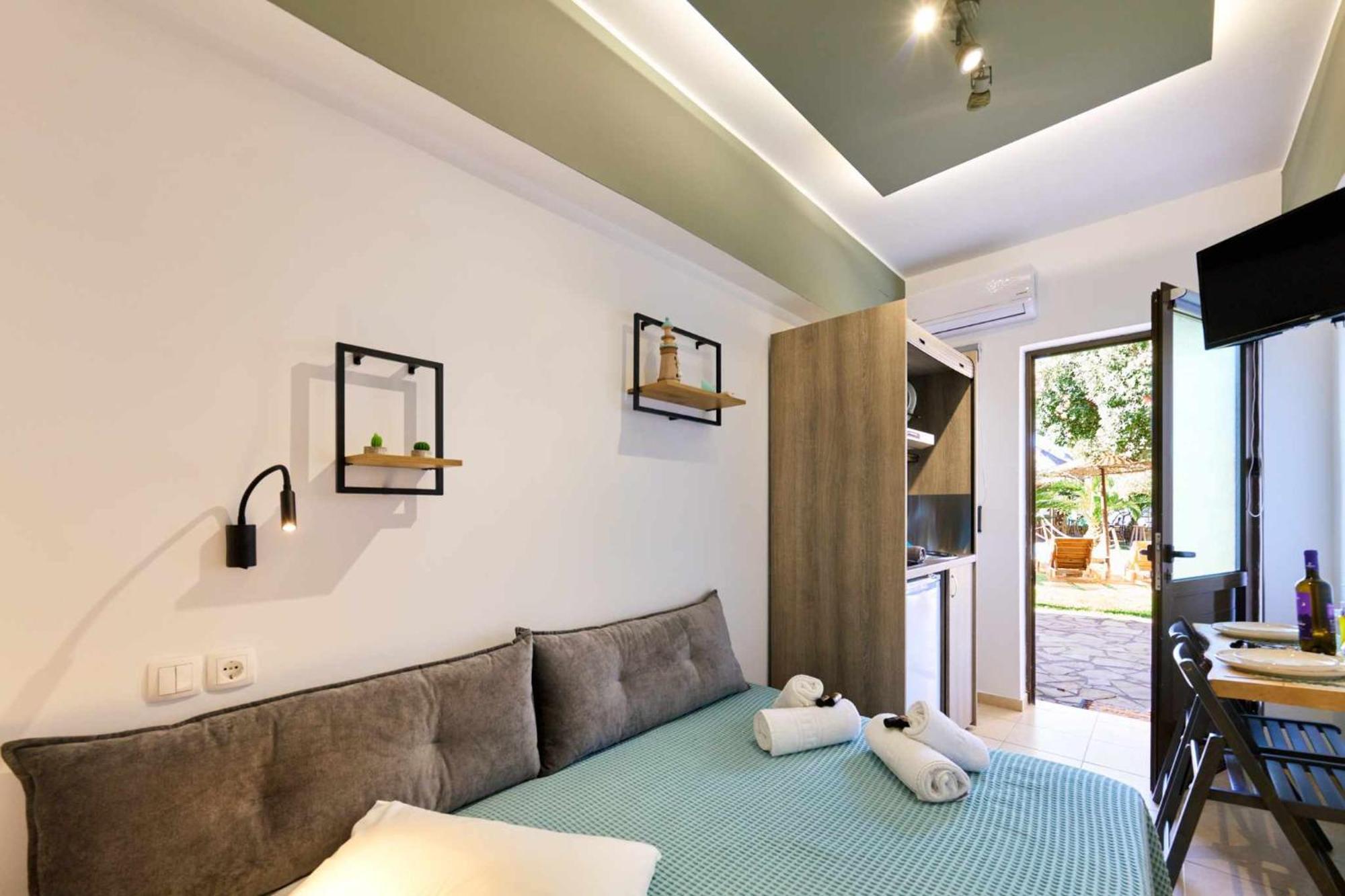 Villa Gereoudis Seaview Apartments-Pool & Bar Kolymbari Exterior foto