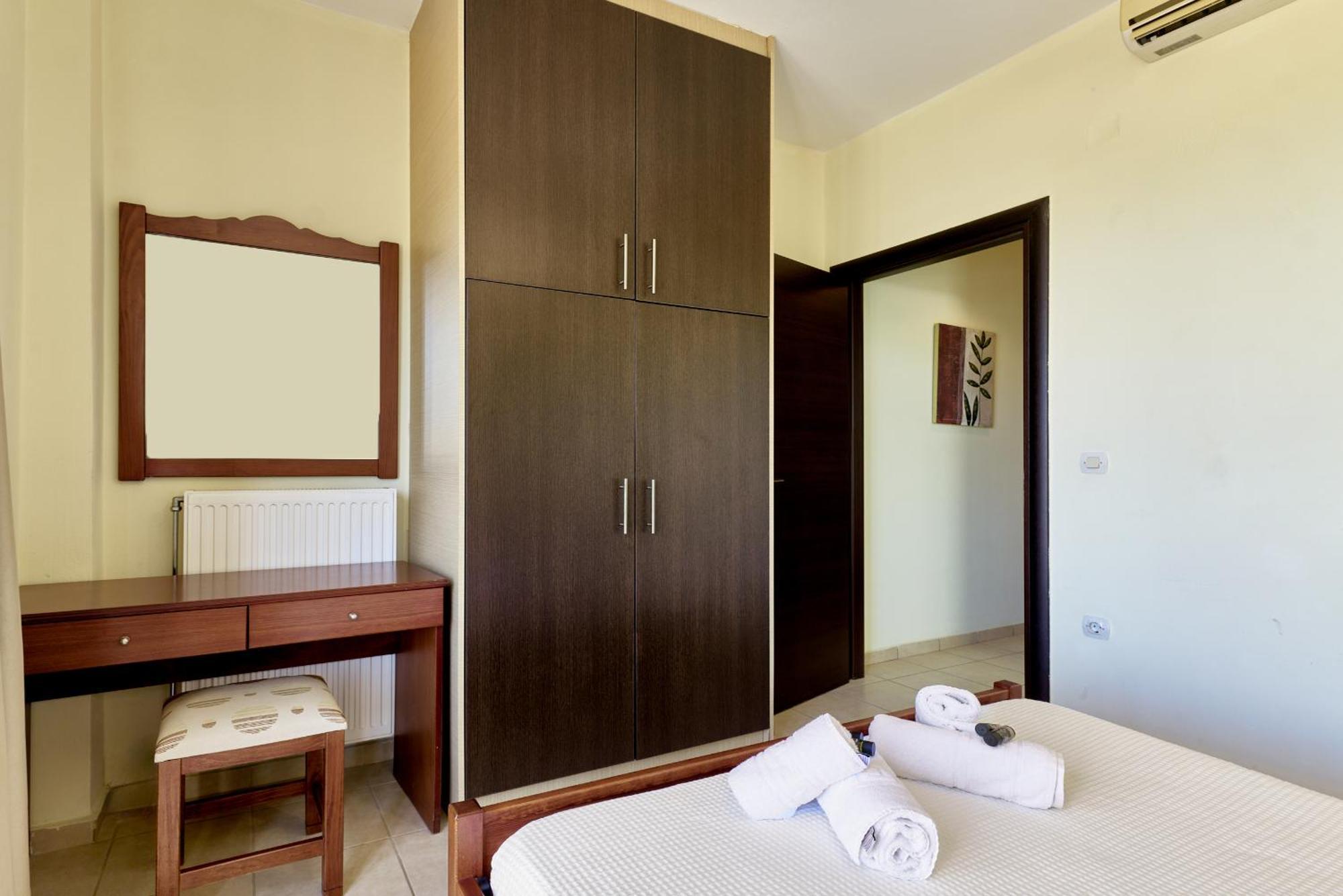 Villa Gereoudis Seaview Apartments-Pool & Bar Kolymbari Exterior foto